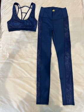 Daily Practice Matching Set Blue Sports Bra Size M & Leggings Size S